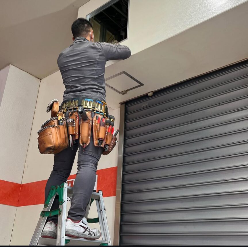 電装部品の調査をしている代表取締役